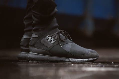 y 3 qasa triple black.